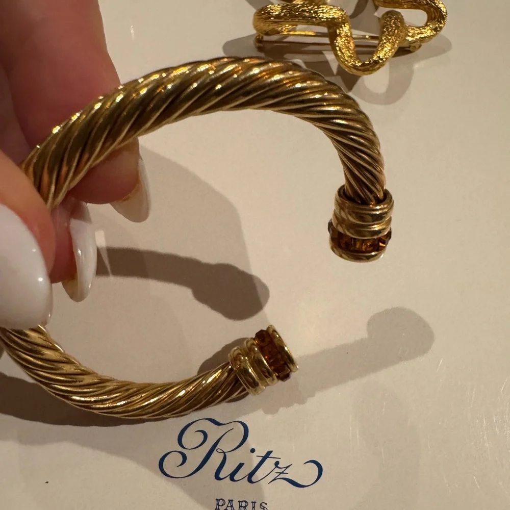 Vintage gold tone with caramel color crystals vintage cuff bracelet